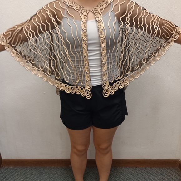 Elegant Black and Gold‎ Sheer Cape - Picture 4 of 4